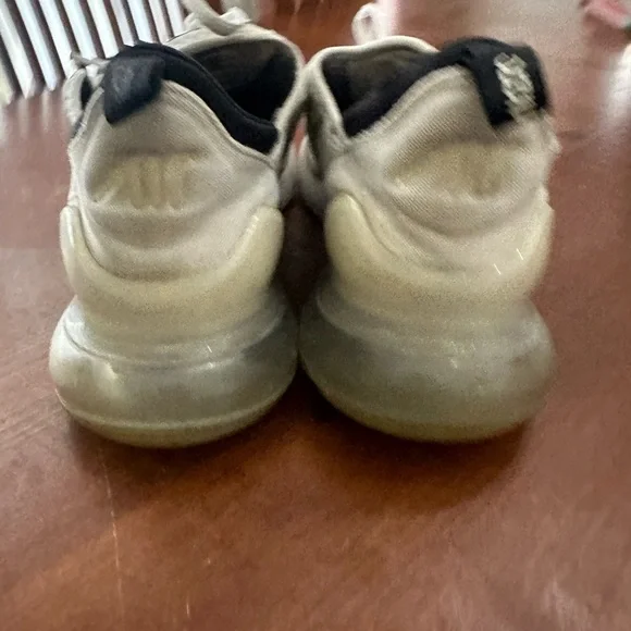 Nike shoes - Picture 6 of 10